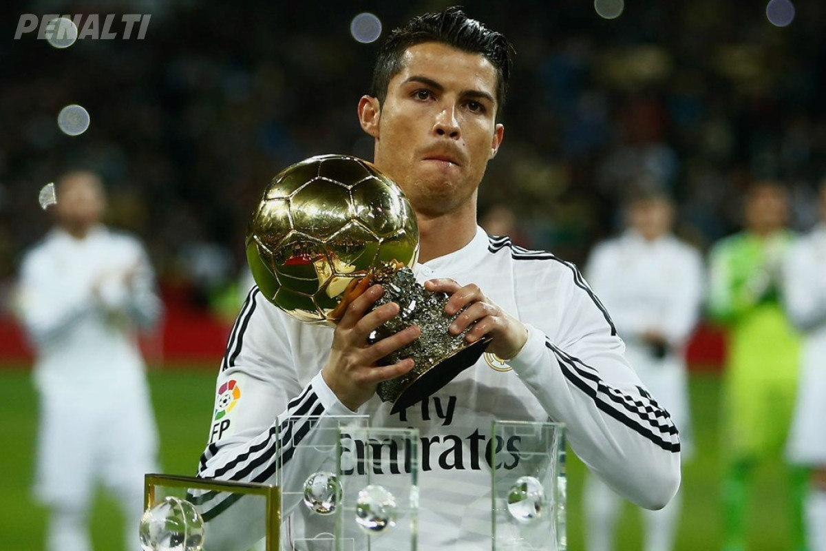 Cristiano Ronaldo, 39 Yaşında Ve Futbol Kariyerinde Birçok Rekorun Altına Imza Atan Portekizli Yıldız. Ronaldo, Toplamda 35 Kupa Kazanırken, 1204 Resmi Maçta 873 Gol Attı